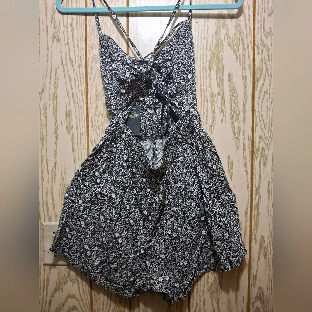 Hollister Black and White Floral Dress